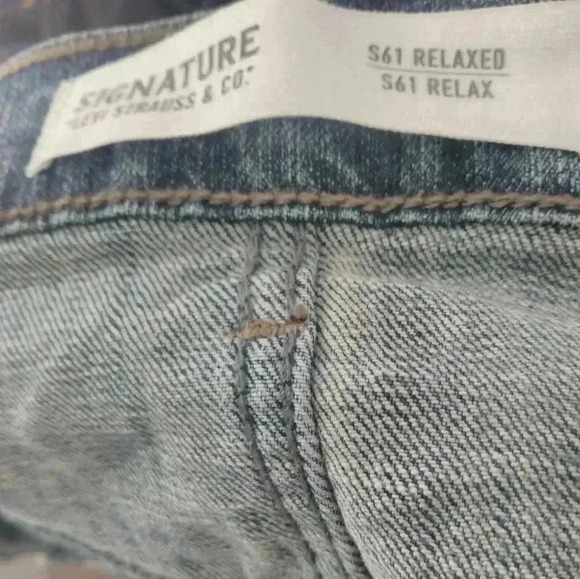 Levis - Picture 5 of 5